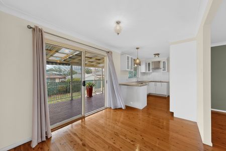 10 Shiraz Place, Eschol Park NSW 2558 - House For Rent | Domain - Photo 5
