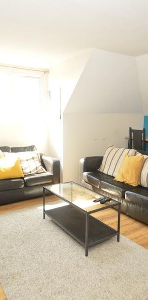 1 bedroom in a flat share to rent - Photo 1