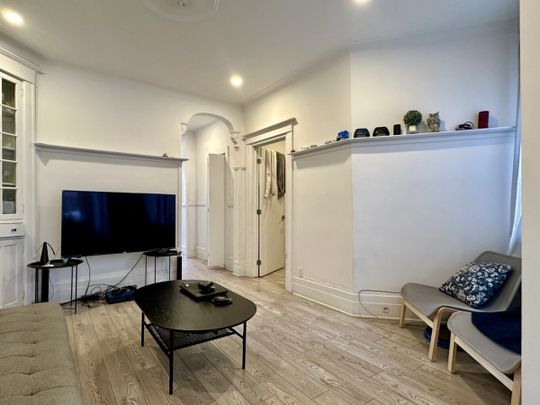 NDG : Logement rénové de 2 chambres avec chauffage et électricité INCLUS, offert en location avec électros inclus ! - Photo 1