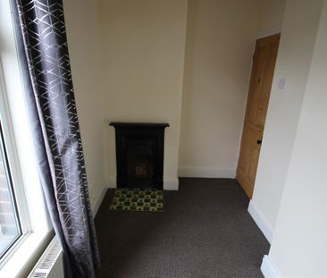 3 Bedroom Terraced House for Rent - Photo 1