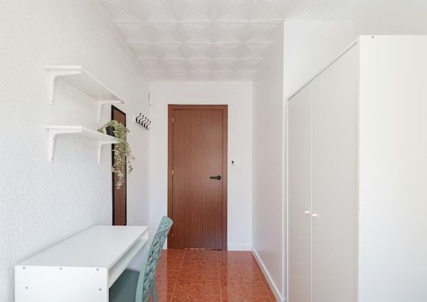 Carrer del Mestre Alberto Luz, Valencia, Valencian Community 46035