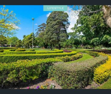 Rear facing private one bedroom apartment with leafy outlook. - Photo 6