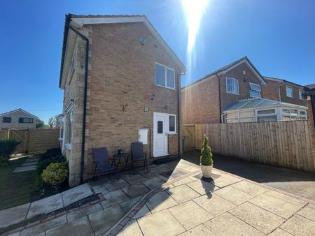 3 bedroom detached house to rent - Photo 4