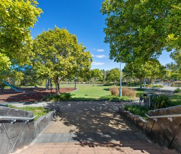 Family Friendly Home in Caloundra West - Photo 2