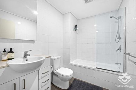 $930/w for 3 Bedroom 3Bathroom 3 Carspace Apartment with Heated Pool - Photo 4
