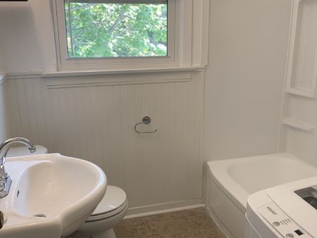 38 Celtic Drive – CHARMING, SUNNY 1 BR 1 BATH UPPER FLAT AVAILABLE OCT 1! - Photo 4