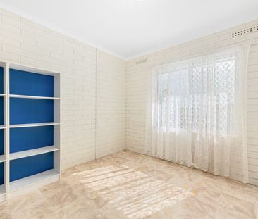 Neat 2 Bedroom Unit - Photo 6