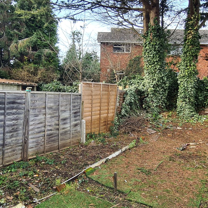 3 bedroom semi-detached house to rent - Photo 1