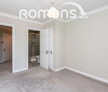 Stratford Court, Farnborough, GU14 - Photo 1