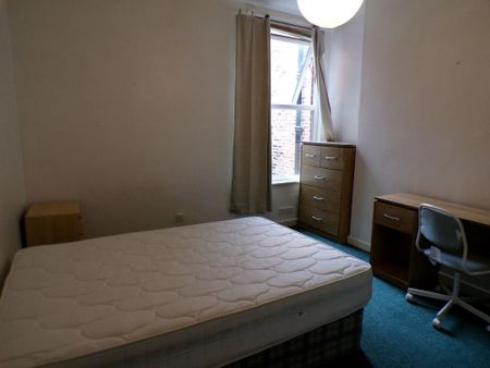 6 bedroom house to rent - Photo 3