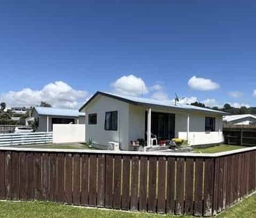 2 BEDROOM - GOODWIN PARADE - OHOPE - WHAKATANE - Photo 3