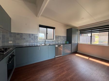 Modern & Stylish Granny Flat in Peaceful Woolgoolga Location - Photo 4