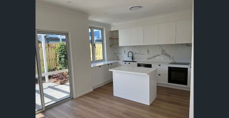 HAMPTONS STYLE - 3x BEDROOM VILLA + Large Rumpus Room - Photo 5