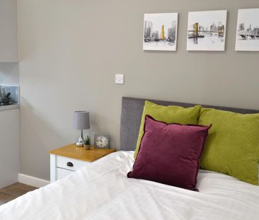 Studio to rent - Photo 2