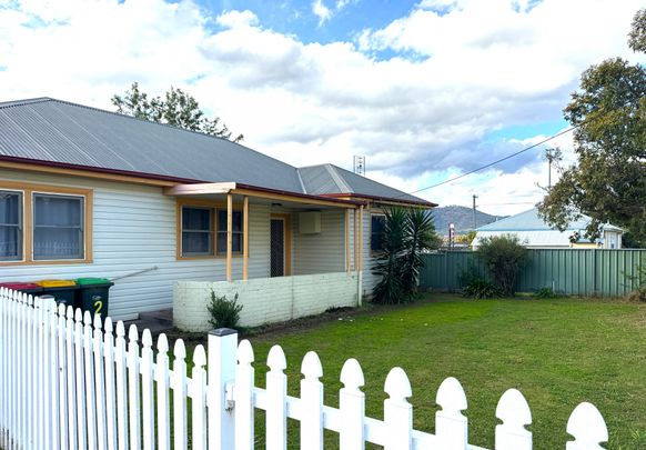 WEST TAMWORTH - Lovely Renovated Three Bedroom Home - Photo 1
