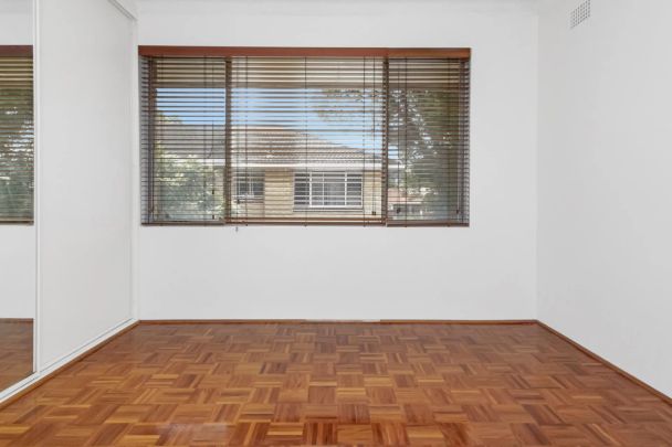 Neatly Presented Two Bedroom Apartment - Photo 1