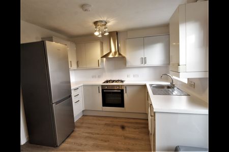 4 Bed Semi-Detached House, Stretford Road, M15 - Photo 2