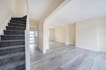 3 bedroom terraced house to rent - Photo 2