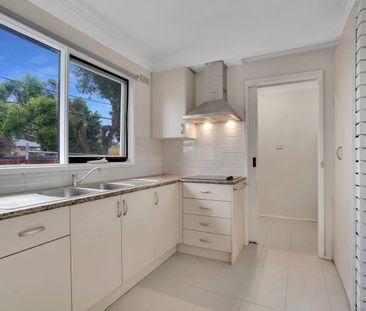 Splendidly renovated and irresistibly convenient - Photo 6