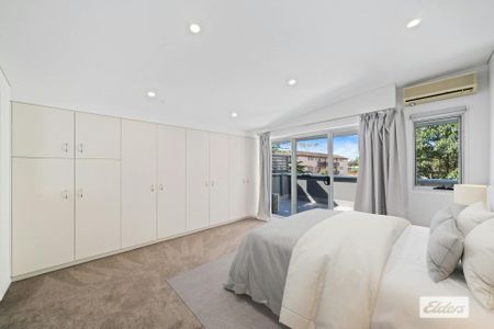 Sunlit Three Bedroom Townhouse in Rose Bay - Photo 2