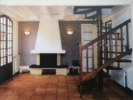 House - Photo 3