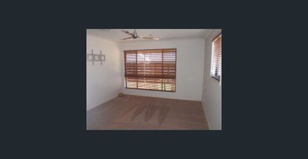 STYLISH HOME WITH VIEWS GALORE - Photo 4