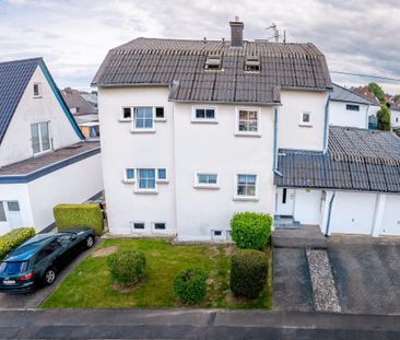 Schöne Dachgeschosswohnung zentral in Wirges - Photo 1