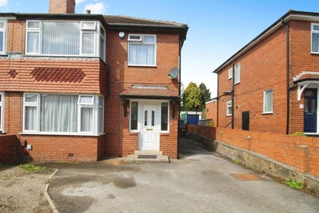 Manston Crescent, Leeds - Photo 2