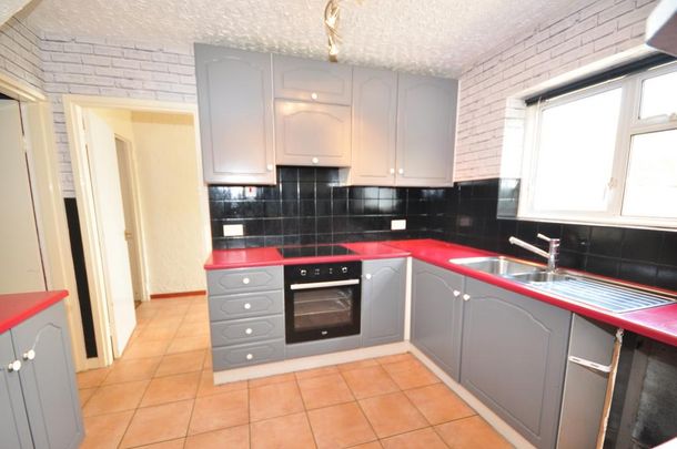 3 bedroom terraced house to rent - Photo 1