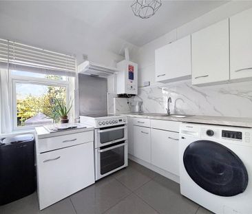 2 bedroom maisonette to rent - Photo 4