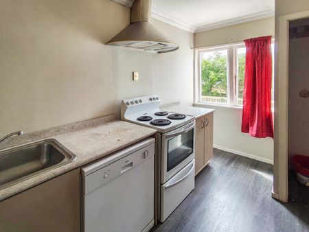 Naenae Living - Photo 4