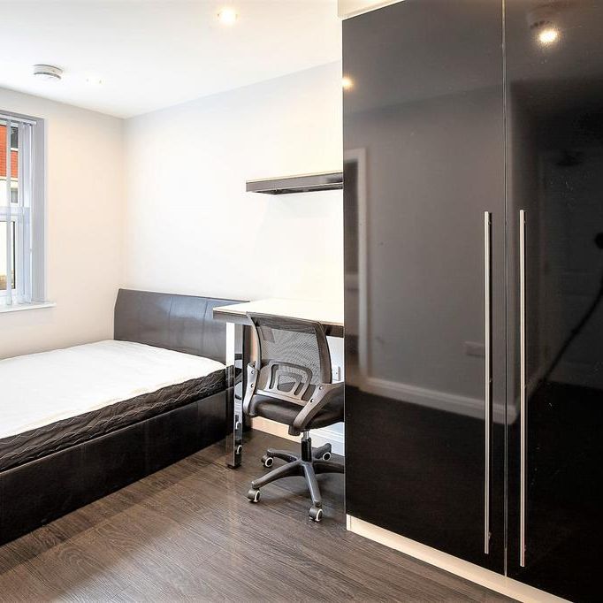 5 bedroom terraced house to rent - Photo 1