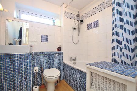 3 bedroom terraced house to rent - Photo 4