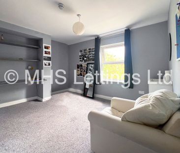 1 Bedroom Bedsit for rent in Midland Road - Photo 1