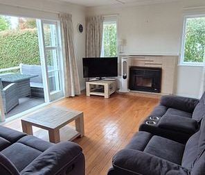 Fully-furnished 2BR Home in Greerton - Photo 5