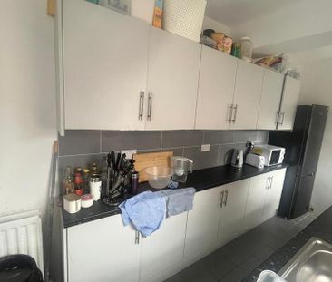 5 bedroom house of multiple occupation to rent - Photo 4