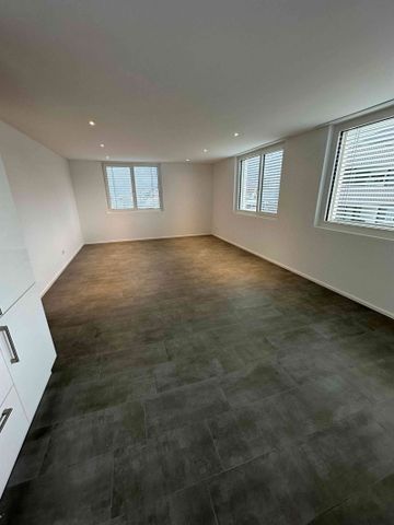 2.5 Zimmer, 77 m², 2. Stock - Photo 3