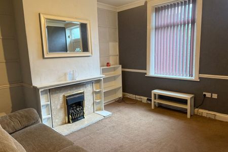 School Street, HUDDERSFIELD - Photo 4