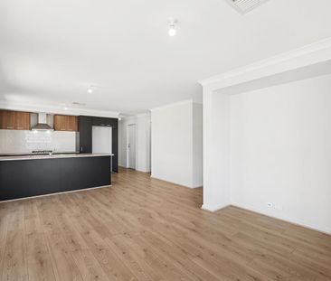 BRAND NEW 3 BEDROOM HOME - Photo 5