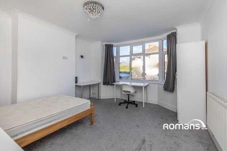 Tenth Avenue, Bristol, Gloucestershire, BS7 - Photo 3