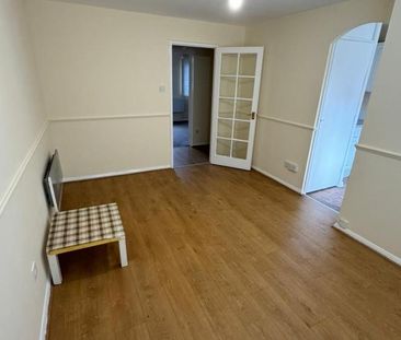 Chaffinch Close, London - Photo 2