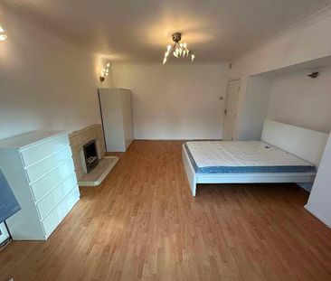 Room @ Ashbourne Road, W5 - Photo 2