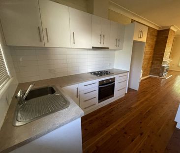 Two-bedroom unit situated just minutes from Dean Street. - Photo 5