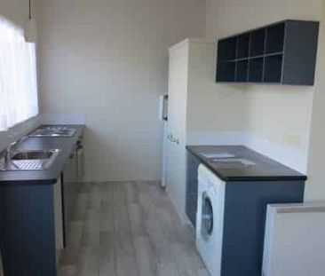 1 Bedroom, 1 Bathroom Apartment in Central Queenstown - Photo 2