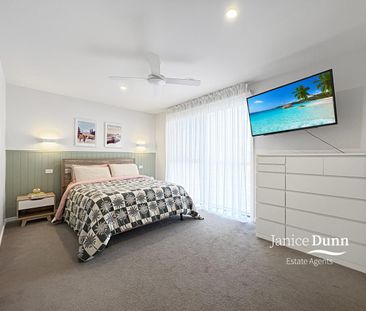 Modern Townhouse Living - Photo 3