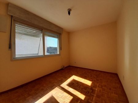 Apartamento com 2 quartos e 66m² para alugar em Passo da Areia, Porto Alegre. - Photo 2