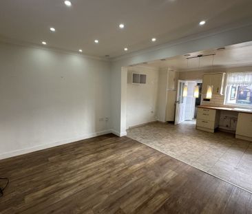 Dickens Avenue, GREAT YARMOUTH - Photo 1