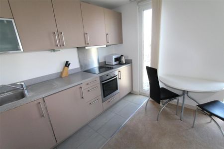 Studio to rent - Photo 4