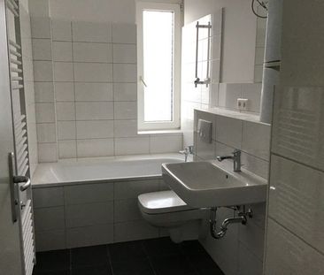 Einziehen ohne Renovierung? In dieser schönen drei Zimmer Wohnung mit Balkon ist das möglich - Foto 3