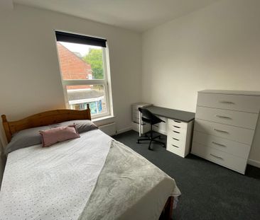 8 bedroom flat to rent - Photo 5